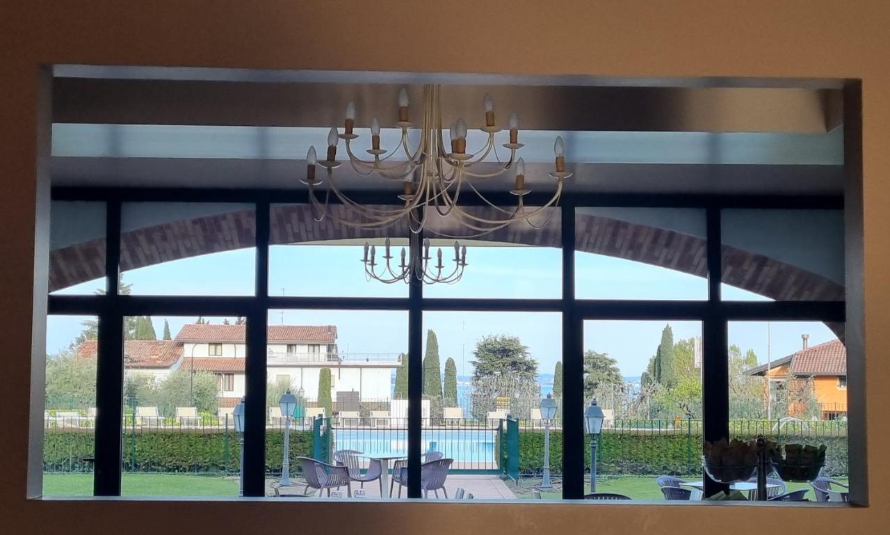 Le Terrazze Sul Lago Hotel & Residence Padenghe sul Garda Exterior photo