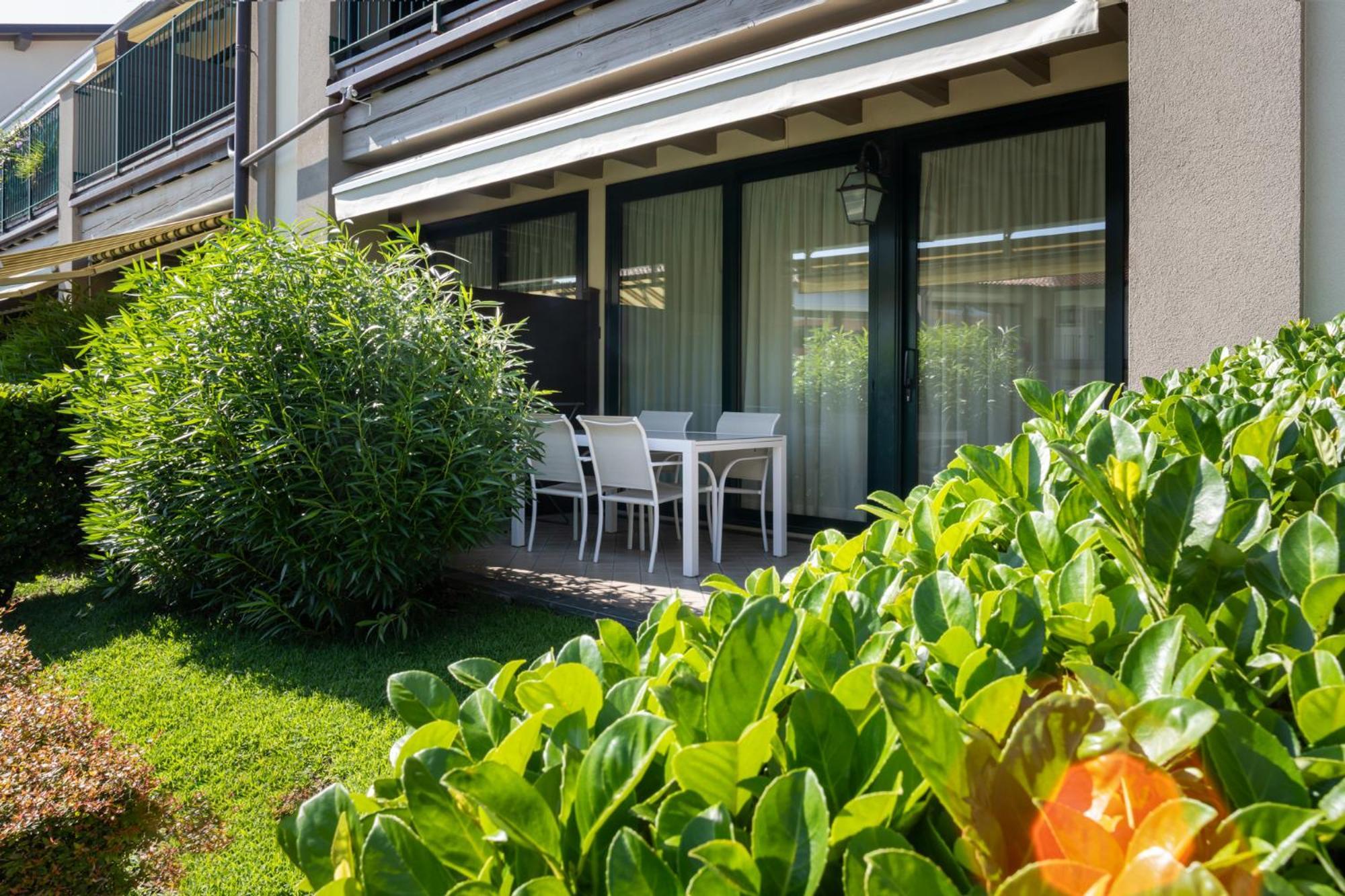 Le Terrazze Sul Lago Hotel & Residence Padenghe sul Garda Exterior photo