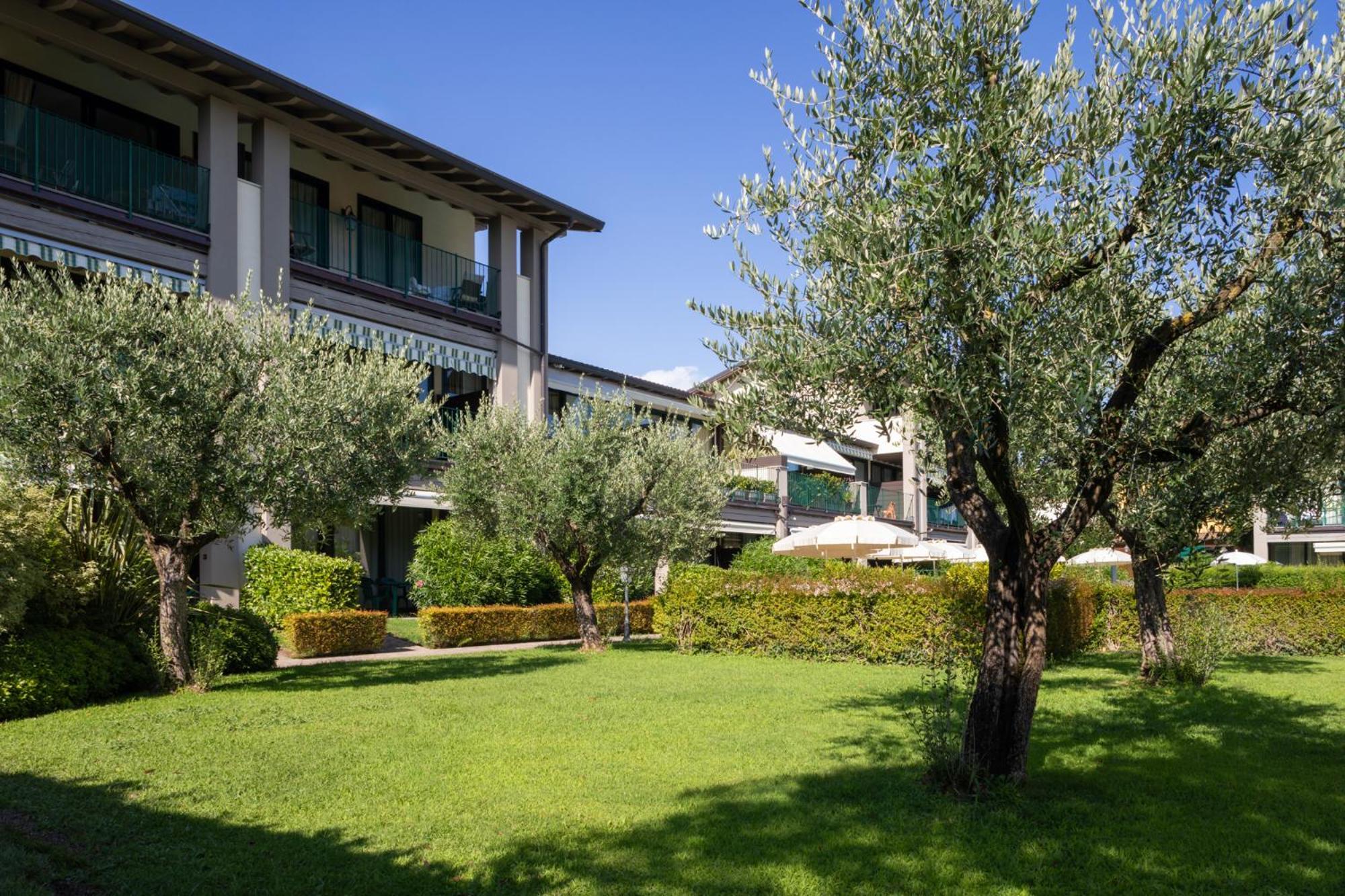 Le Terrazze Sul Lago Hotel & Residence Padenghe sul Garda Exterior photo